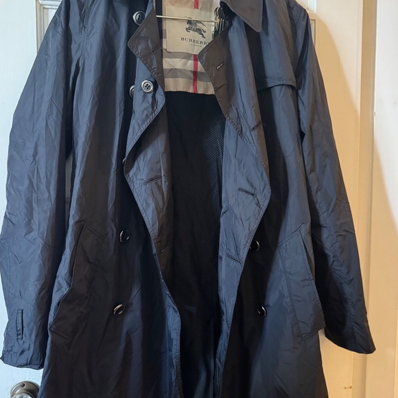 Burberry - Women's Black Nylon Short Rain Coat - Size USA 6 - AS-IS - Picture 4 of 12